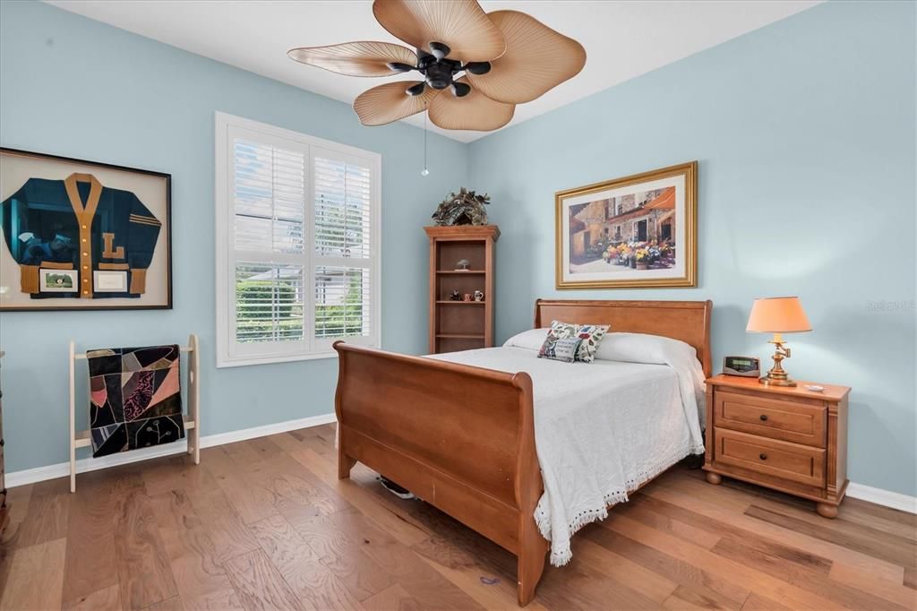 合同活跃: $455,000 (2 贝兹, 2 浴室, 2053 平方英尺)