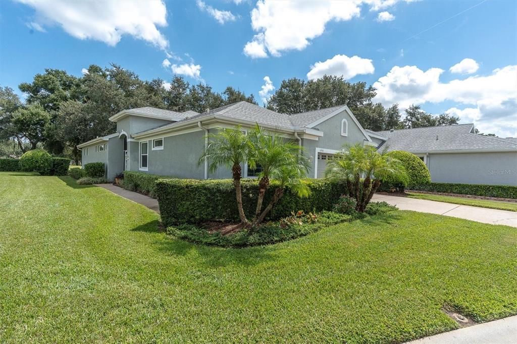 合同活跃: $455,000 (2 贝兹, 2 浴室, 2053 平方英尺)