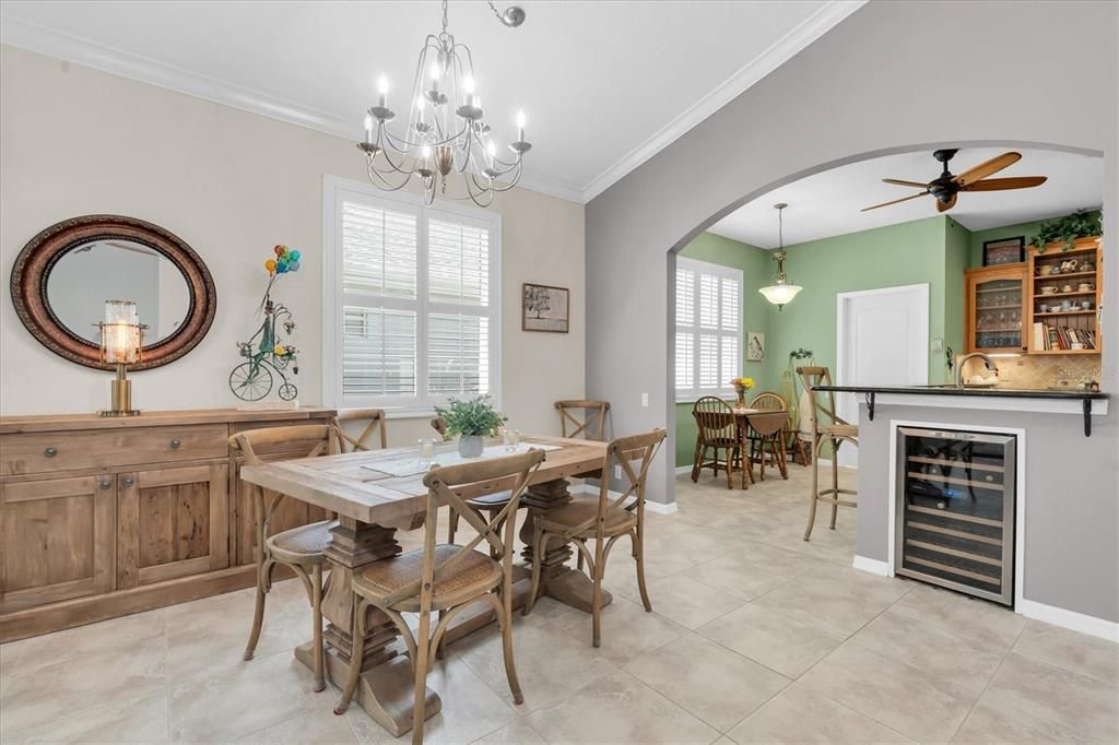 合同活跃: $455,000 (2 贝兹, 2 浴室, 2053 平方英尺)