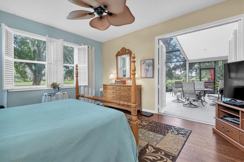 合同活跃: $455,000 (2 贝兹, 2 浴室, 2053 平方英尺)