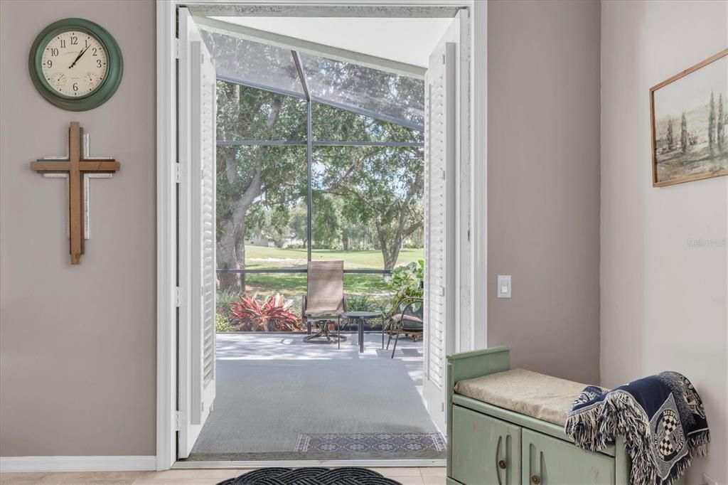 合同活跃: $455,000 (2 贝兹, 2 浴室, 2053 平方英尺)