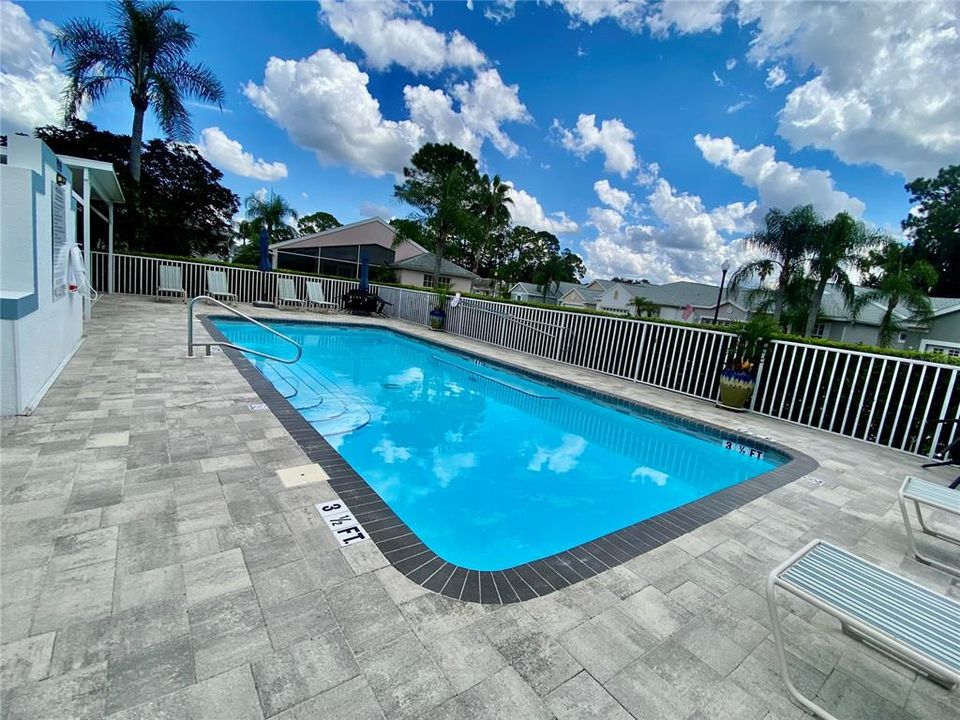 合同活跃: $455,000 (2 贝兹, 2 浴室, 2053 平方英尺)