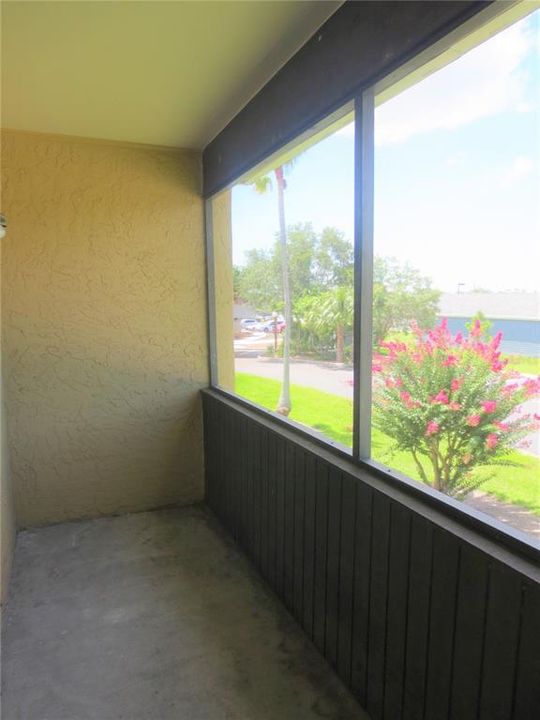 出租: $1,250 (1 贝兹, 1 浴室, 728 平方英尺)