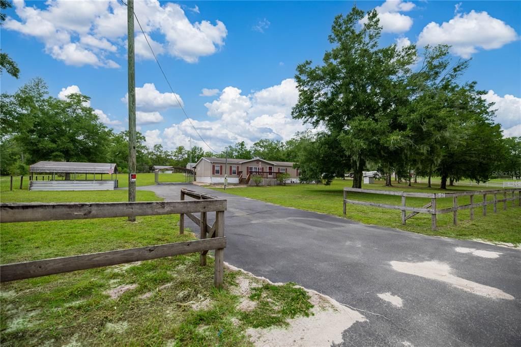 For Sale: $279,500 (4 beds, 2 baths, 2334 Square Feet)