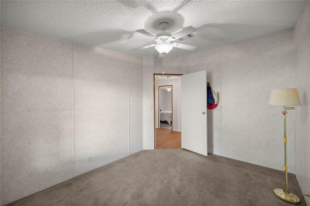 For Sale: $279,500 (4 beds, 2 baths, 2334 Square Feet)