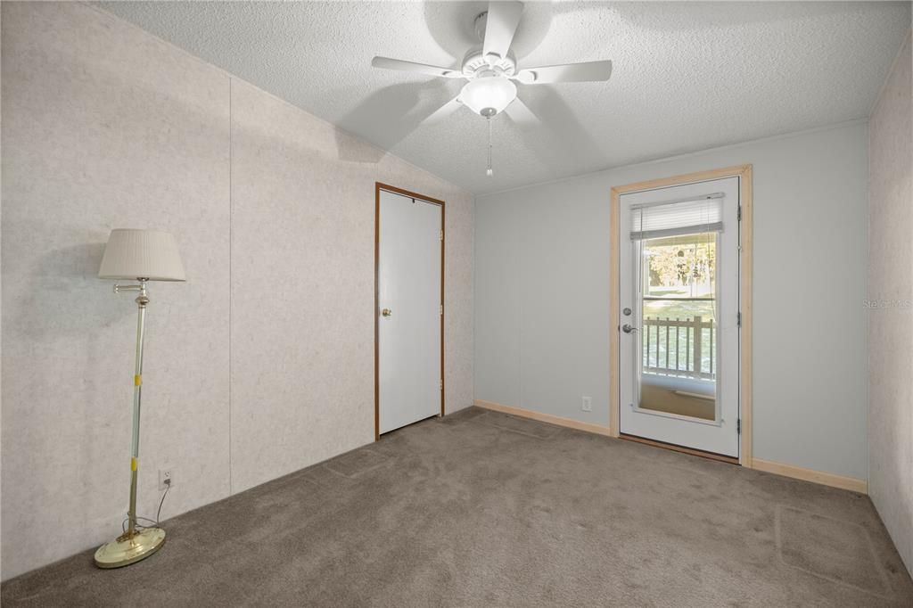 For Sale: $279,500 (4 beds, 2 baths, 2334 Square Feet)