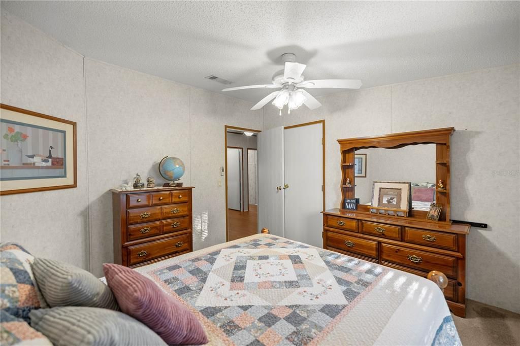 For Sale: $279,500 (4 beds, 2 baths, 2334 Square Feet)