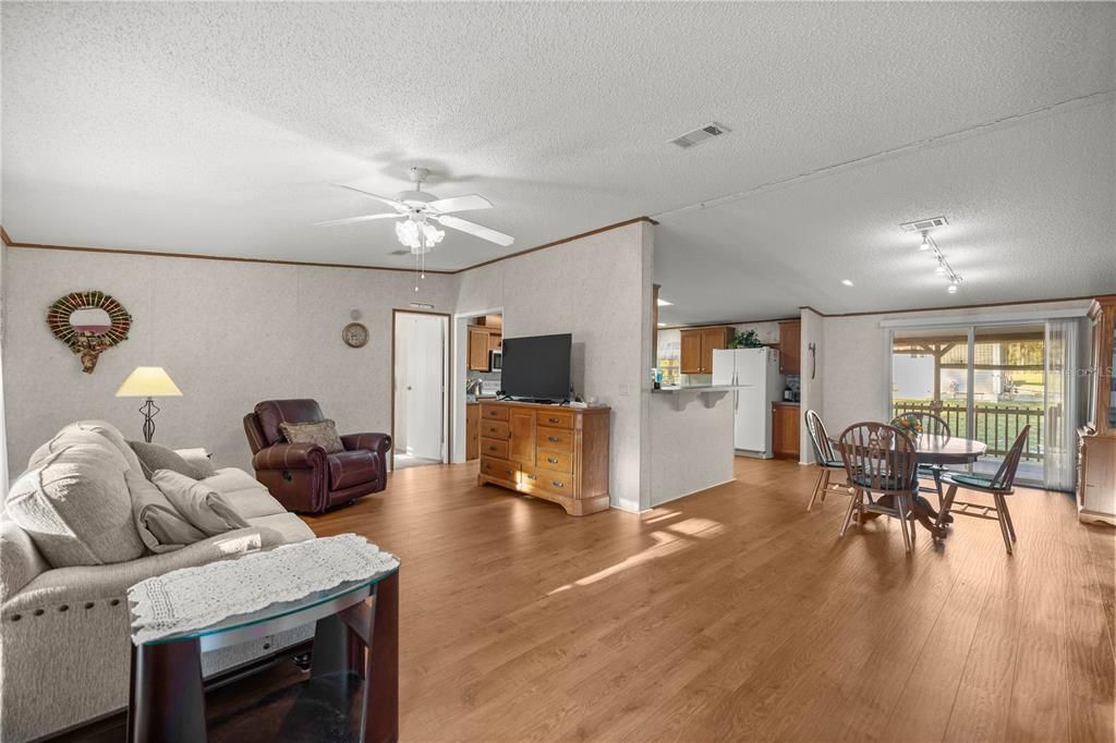 For Sale: $279,500 (4 beds, 2 baths, 2334 Square Feet)