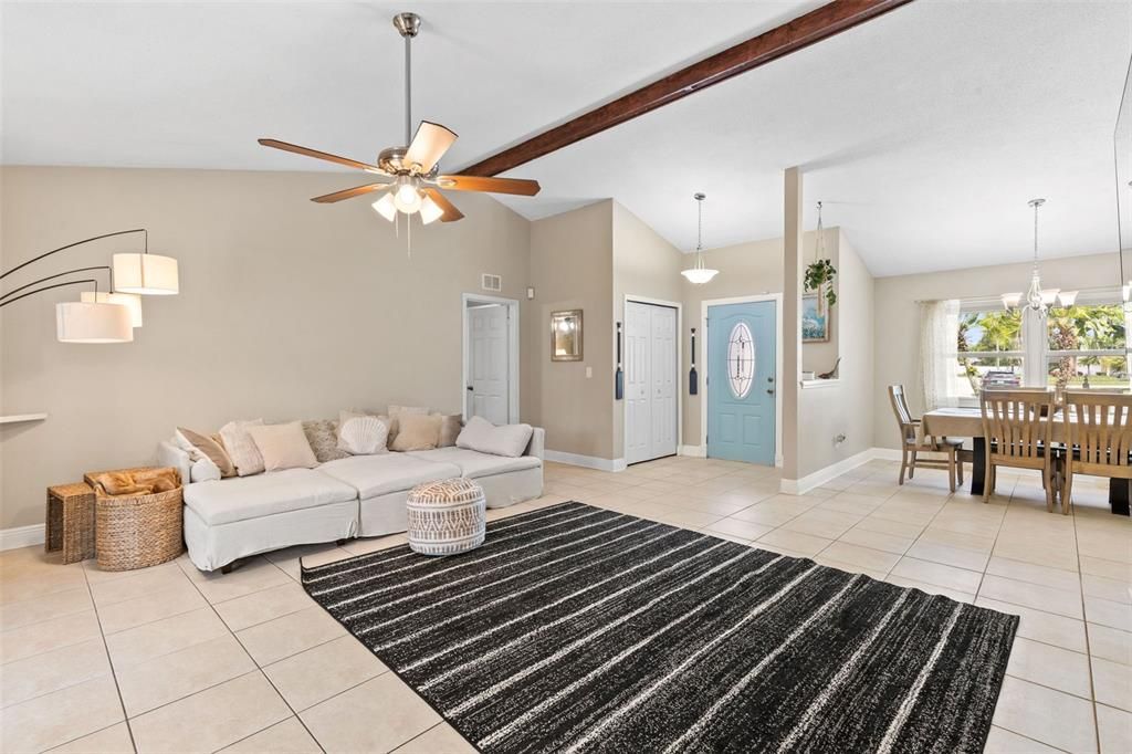 Active With Contract: $393,850 (3 beds, 2 baths, 1650 Square Feet)