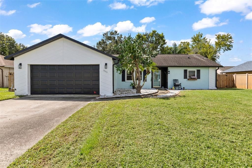 Active With Contract: $393,850 (3 beds, 2 baths, 1650 Square Feet)