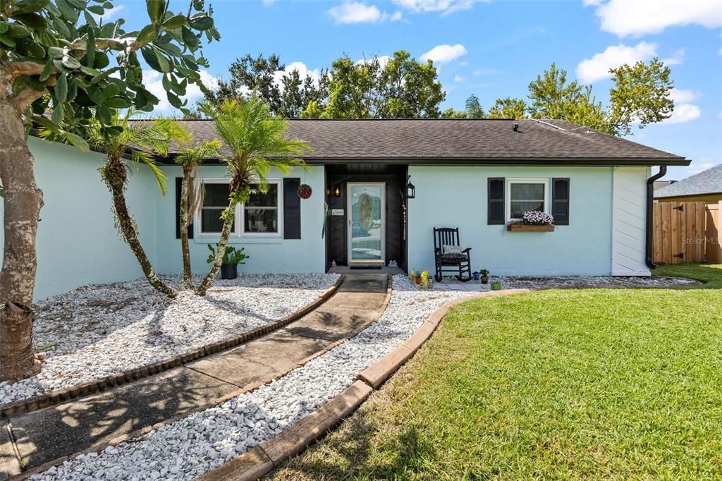 Active With Contract: $393,850 (3 beds, 2 baths, 1650 Square Feet)