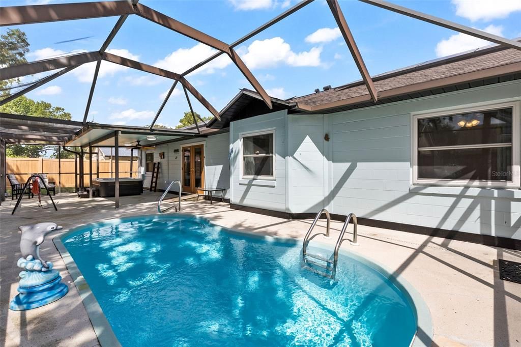 Active With Contract: $393,850 (3 beds, 2 baths, 1650 Square Feet)