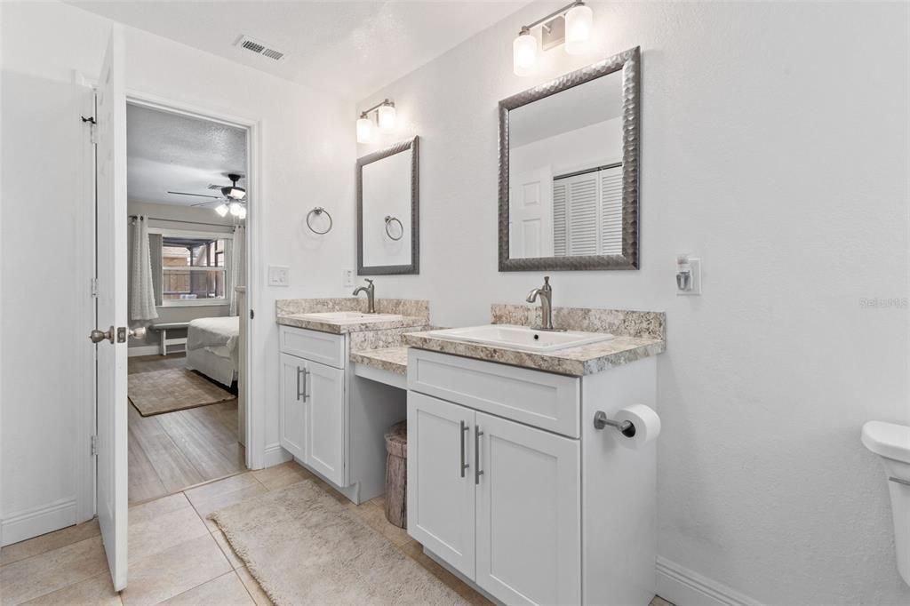 Active With Contract: $393,850 (3 beds, 2 baths, 1650 Square Feet)