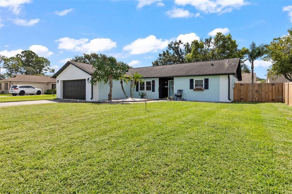 Active With Contract: $393,850 (3 beds, 2 baths, 1650 Square Feet)