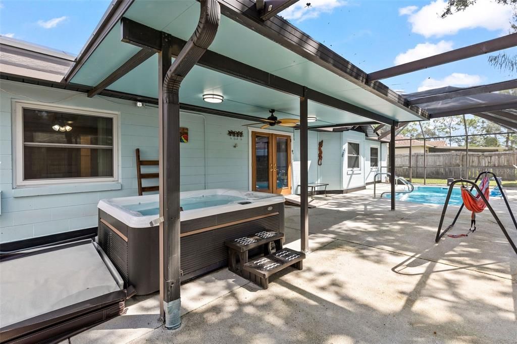 Active With Contract: $393,850 (3 beds, 2 baths, 1650 Square Feet)