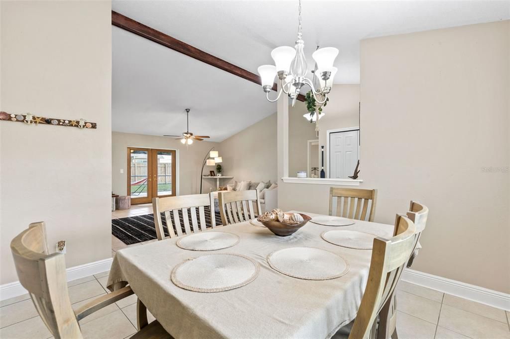 Active With Contract: $393,850 (3 beds, 2 baths, 1650 Square Feet)