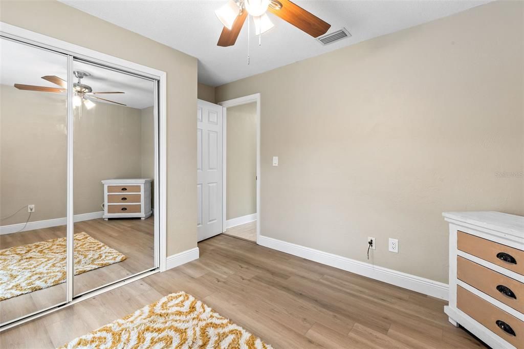 Active With Contract: $393,850 (3 beds, 2 baths, 1650 Square Feet)