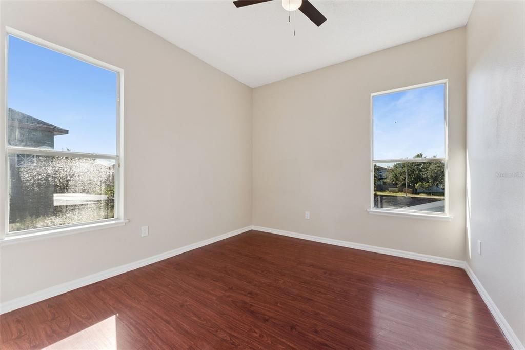 Под контрактом: $557,900 (4 спален, 3 ванн, 2912 Квадратных фут)