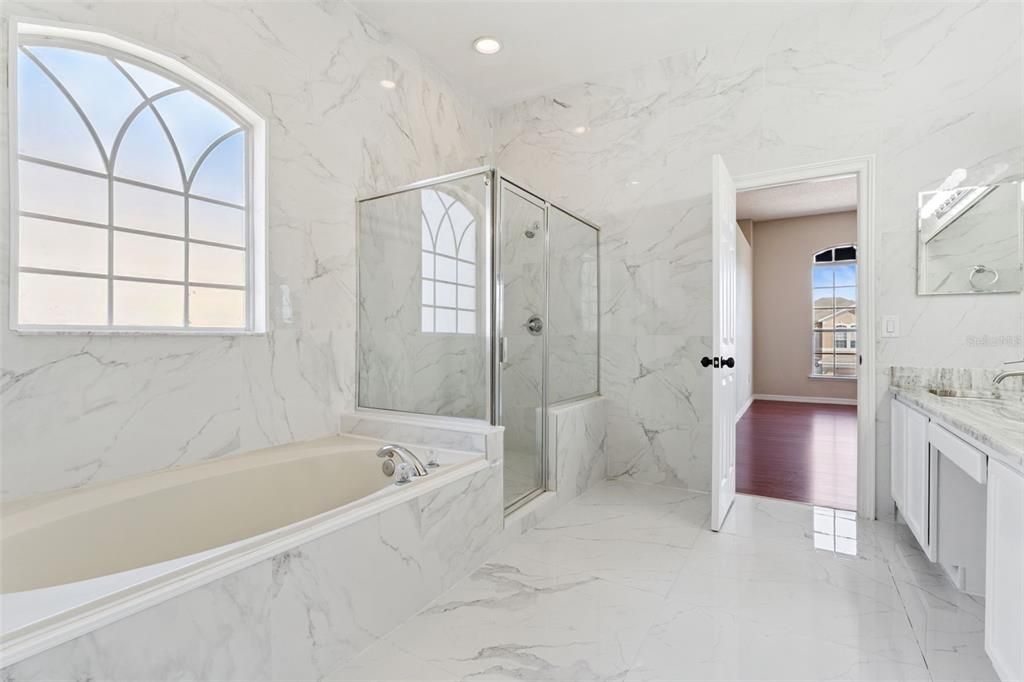 Под контрактом: $557,900 (4 спален, 3 ванн, 2912 Квадратных фут)