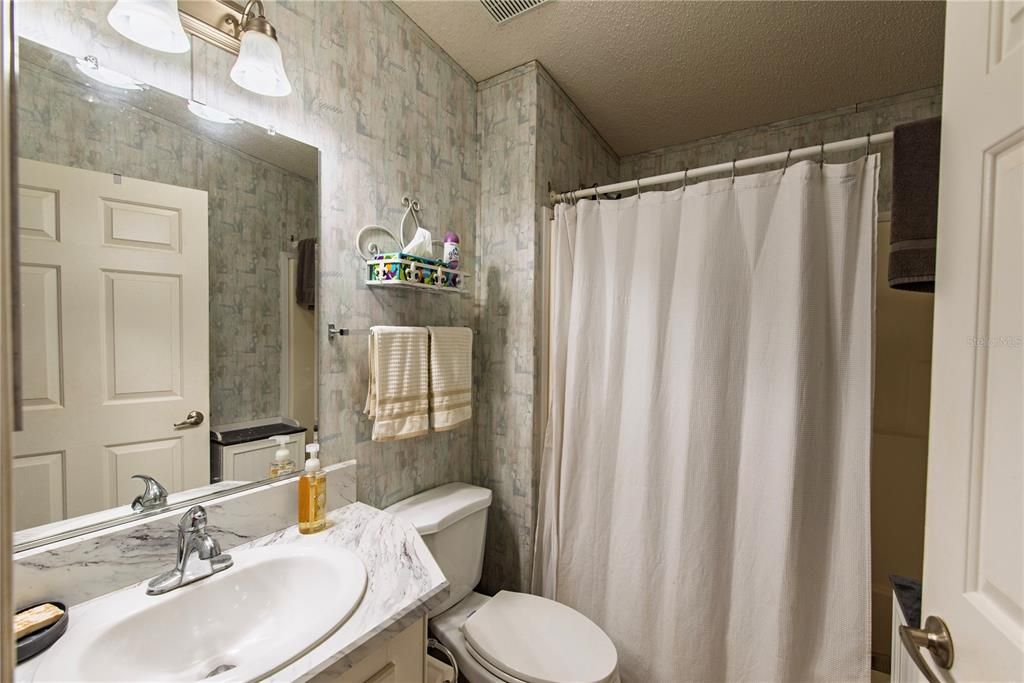 На продажу: $130,000 (2 спален, 2 ванн, 1008 Квадратных фут)