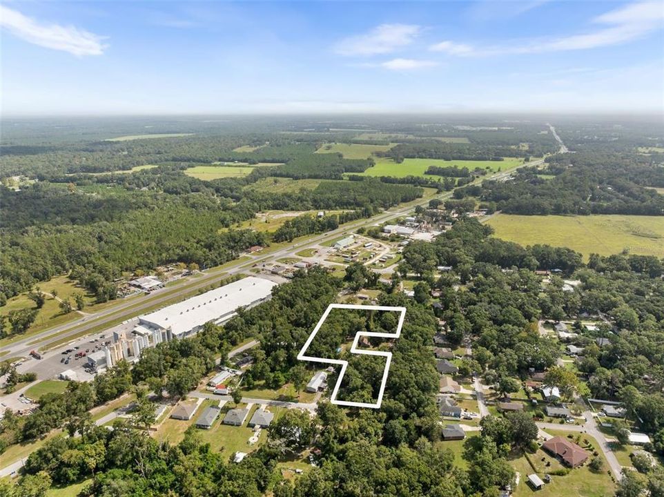 На продажу: $159,900 (1.57 acres)