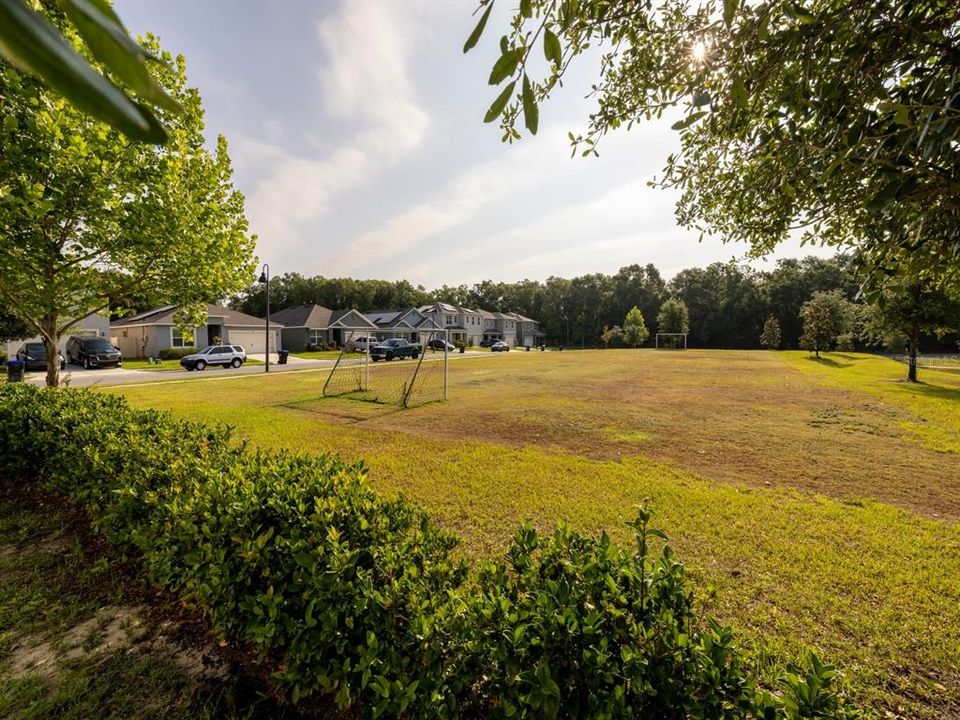 На продажу: $375,000 (4 спален, 2 ванн, 1846 Квадратных фут)