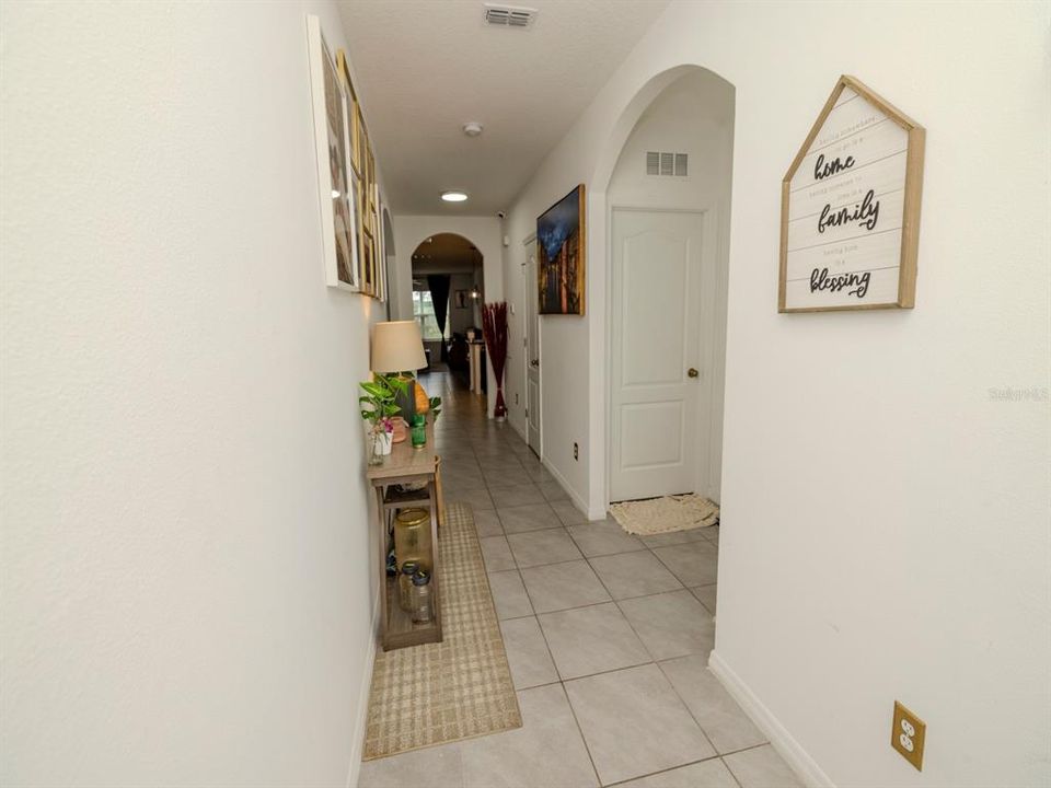 На продажу: $375,000 (4 спален, 2 ванн, 1846 Квадратных фут)