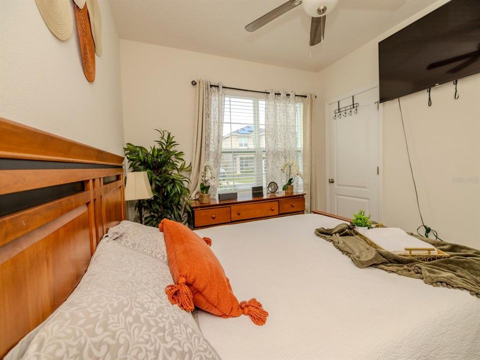 На продажу: $375,000 (4 спален, 2 ванн, 1846 Квадратных фут)