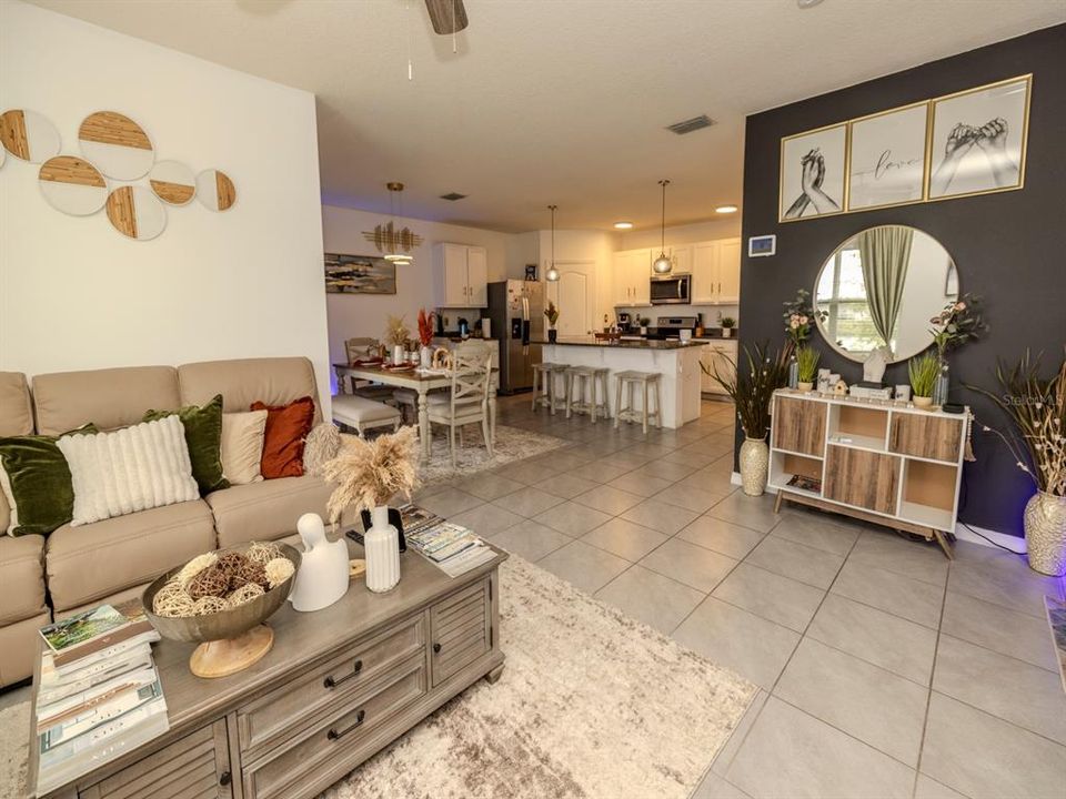 На продажу: $375,000 (4 спален, 2 ванн, 1846 Квадратных фут)