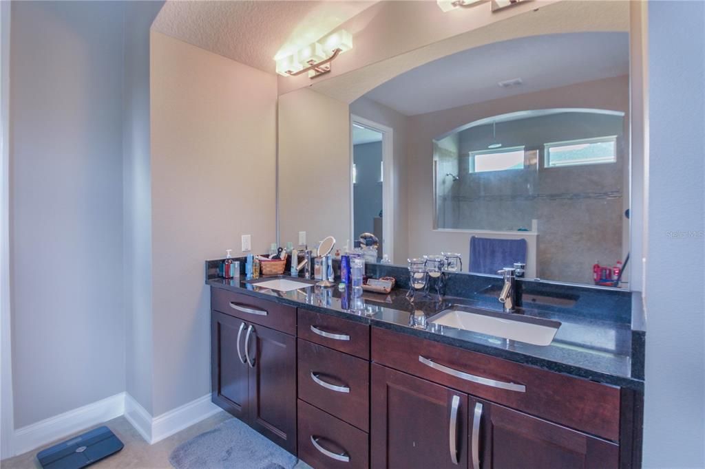 En Renta: $3,995 (3 camas, 3 baños, 2798 Pies cuadrados)