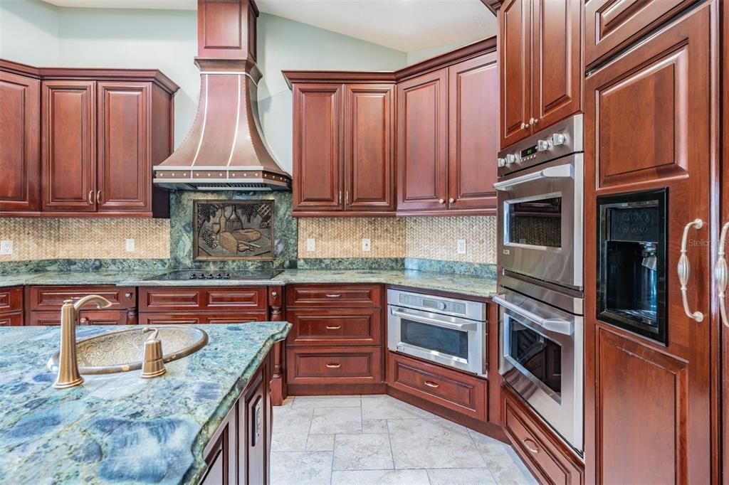 For Sale: $1,100,000 (5 beds, 3 baths, 3450 Square Feet)