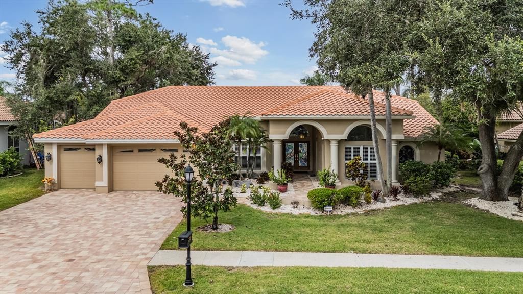 For Sale: $1,100,000 (5 beds, 3 baths, 3450 Square Feet)