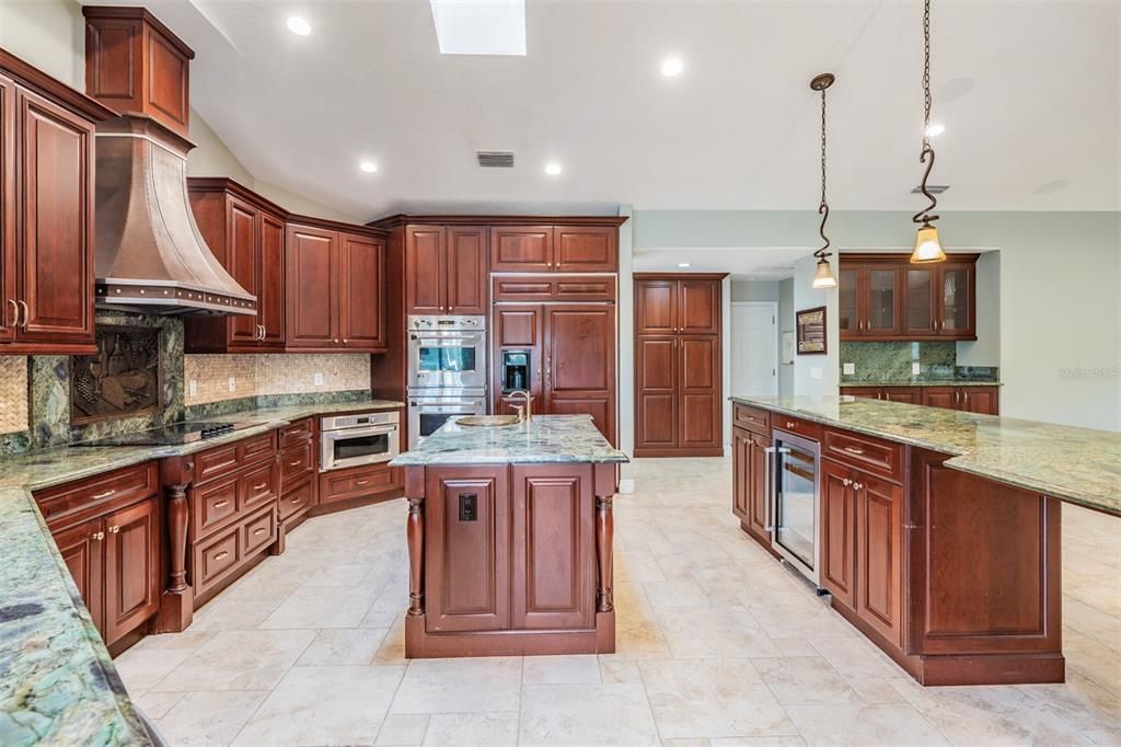 For Sale: $1,100,000 (5 beds, 3 baths, 3450 Square Feet)