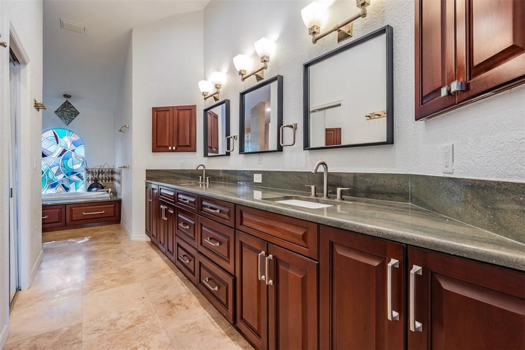 For Sale: $1,100,000 (5 beds, 3 baths, 3450 Square Feet)