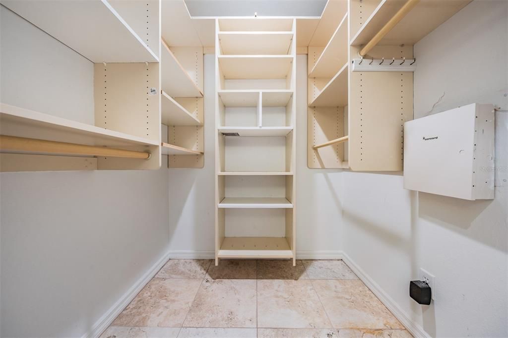 For Sale: $1,100,000 (5 beds, 3 baths, 3450 Square Feet)