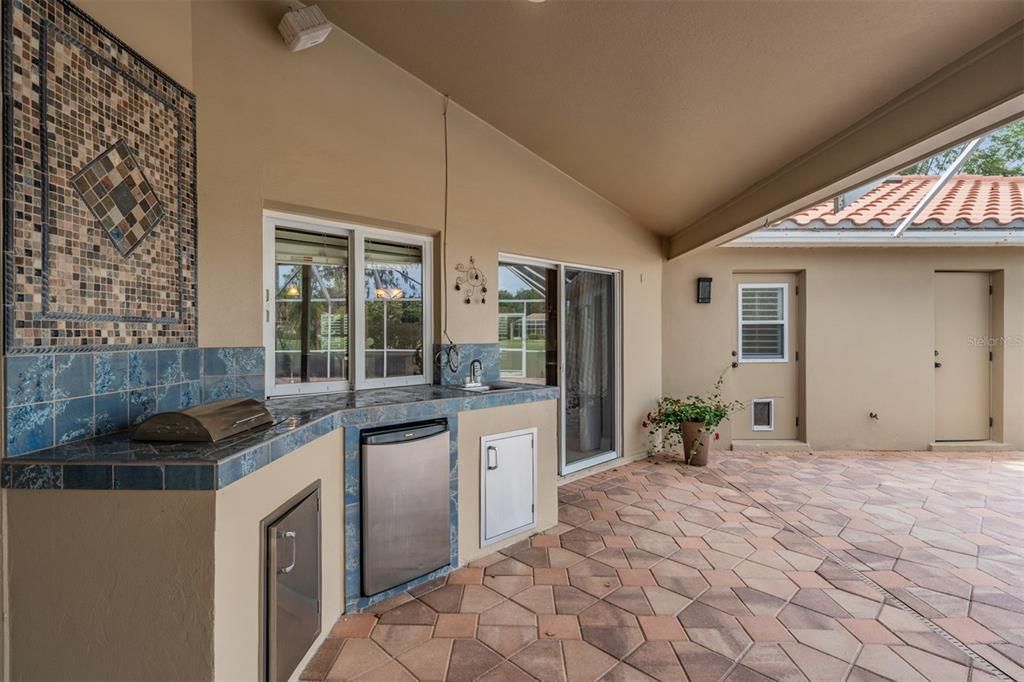 For Sale: $1,100,000 (5 beds, 3 baths, 3450 Square Feet)