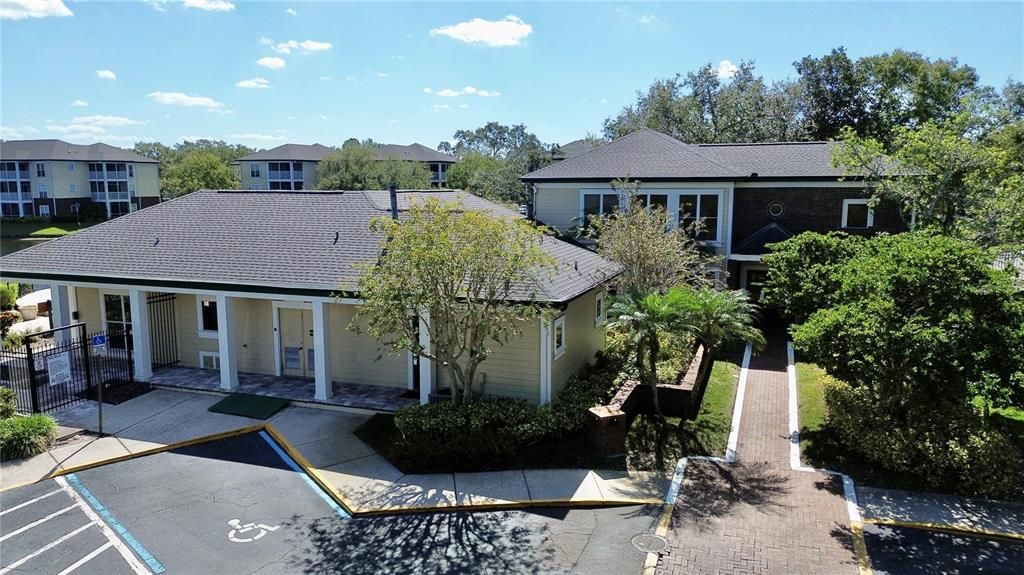 Active With Contract: $179,999 (2 beds, 2 baths, 990 Square Feet)