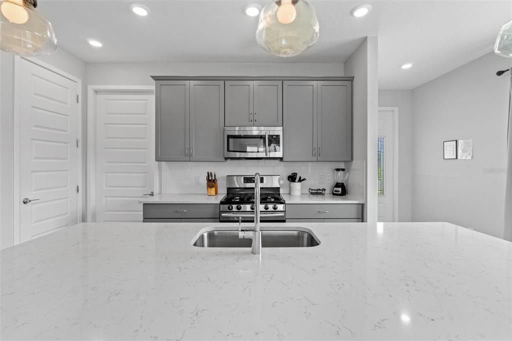 En Venta: $434,900 (3 camas, 2 baños, 1659 Pies cuadrados)