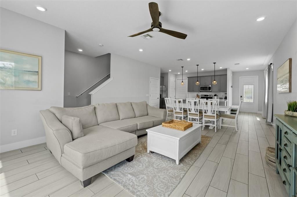 En Venta: $434,900 (3 camas, 2 baños, 1659 Pies cuadrados)