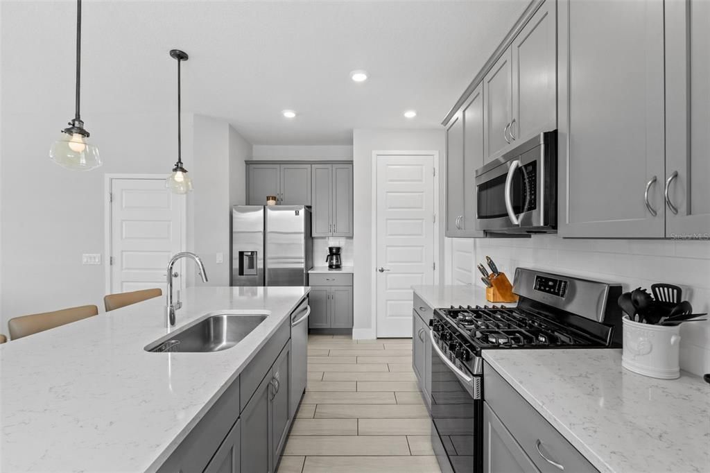 En Venta: $434,900 (3 camas, 2 baños, 1659 Pies cuadrados)