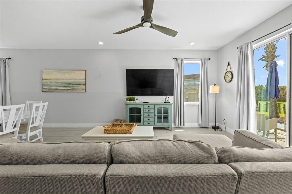 En Venta: $434,900 (3 camas, 2 baños, 1659 Pies cuadrados)