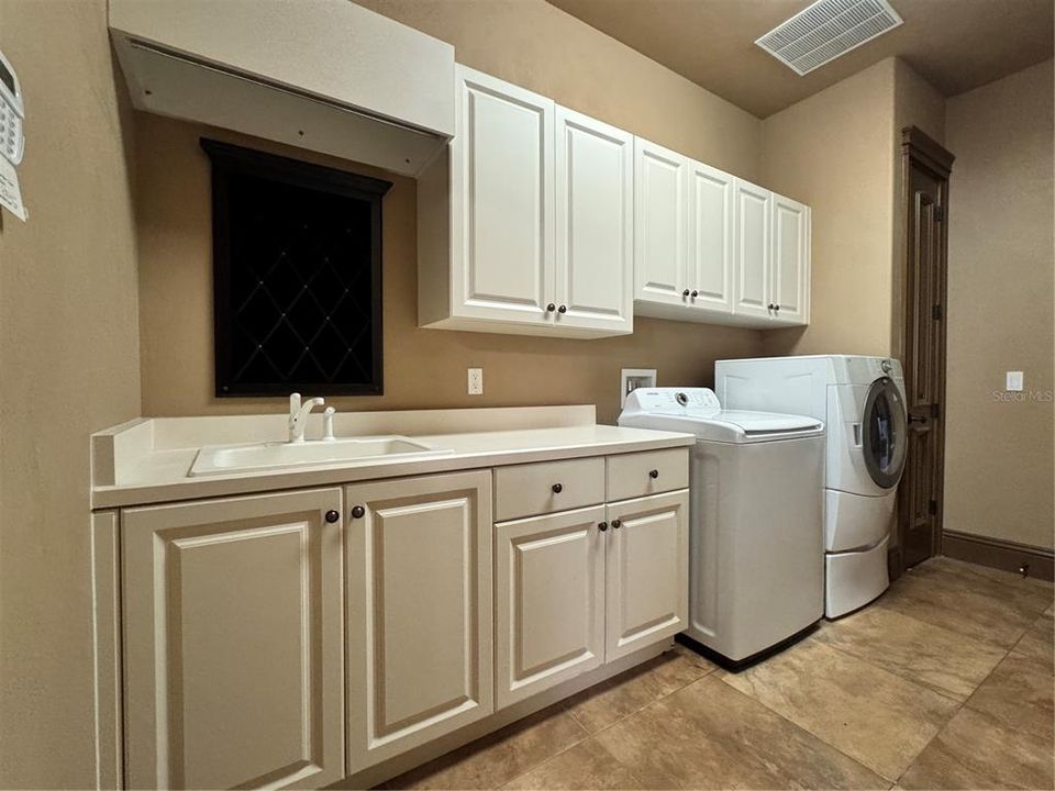 待售: $1,995,000 (6 贝兹, 7 浴室, 8260 平方英尺)