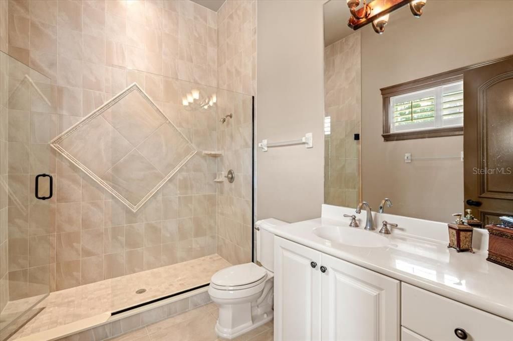 待售: $1,995,000 (6 贝兹, 7 浴室, 8260 平方英尺)