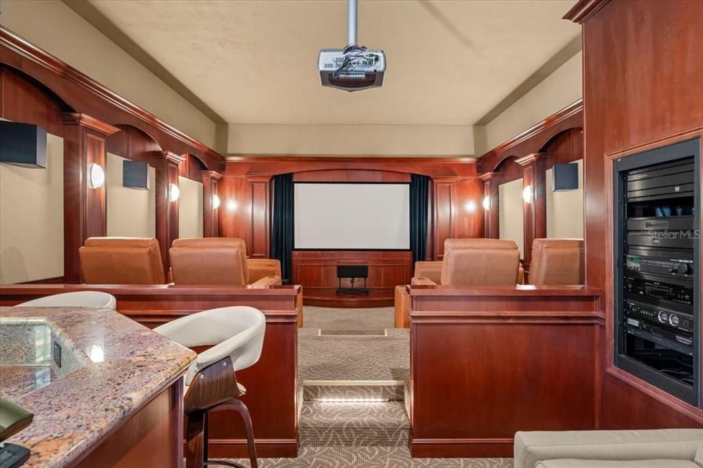 待售: $1,995,000 (6 贝兹, 7 浴室, 8260 平方英尺)