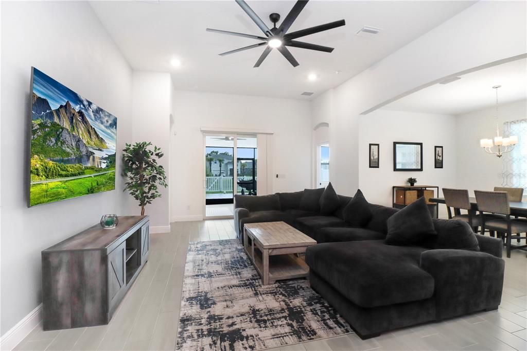 For Rent: $2,900 (4 beds, 2 baths, 1898 Square Feet)