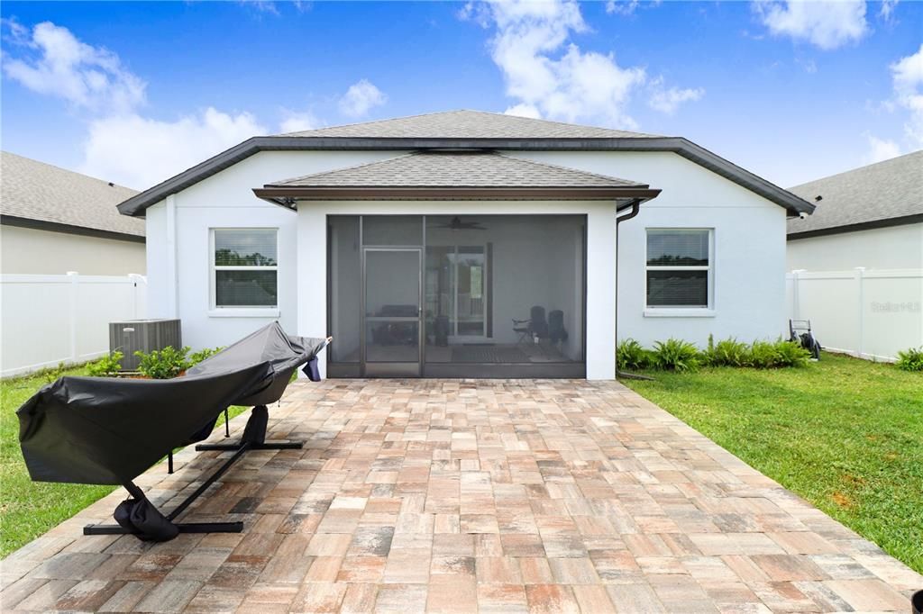 For Rent: $2,900 (4 beds, 2 baths, 1898 Square Feet)