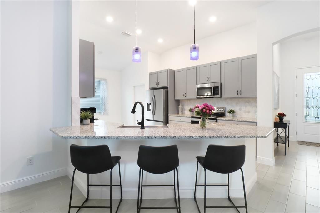 For Rent: $2,900 (4 beds, 2 baths, 1898 Square Feet)