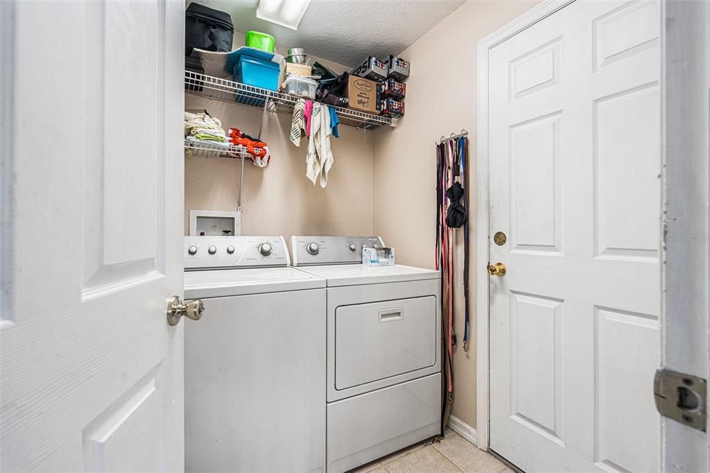 Под контрактом: $385,000 (4 спален, 2 ванн, 1788 Квадратных фут)