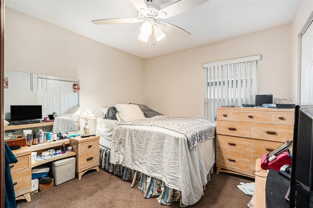 Под контрактом: $385,000 (4 спален, 2 ванн, 1788 Квадратных фут)