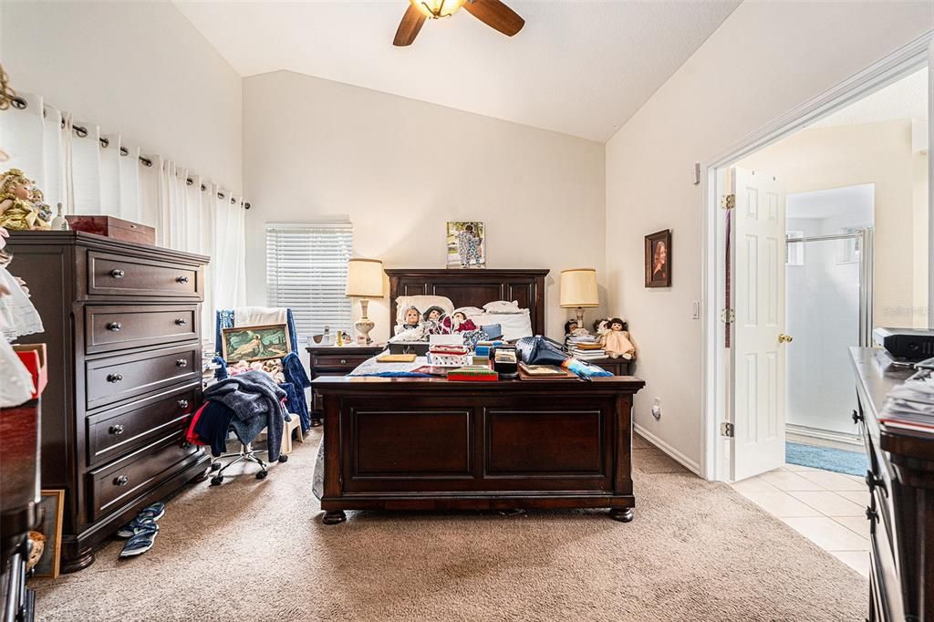 Под контрактом: $385,000 (4 спален, 2 ванн, 1788 Квадратных фут)